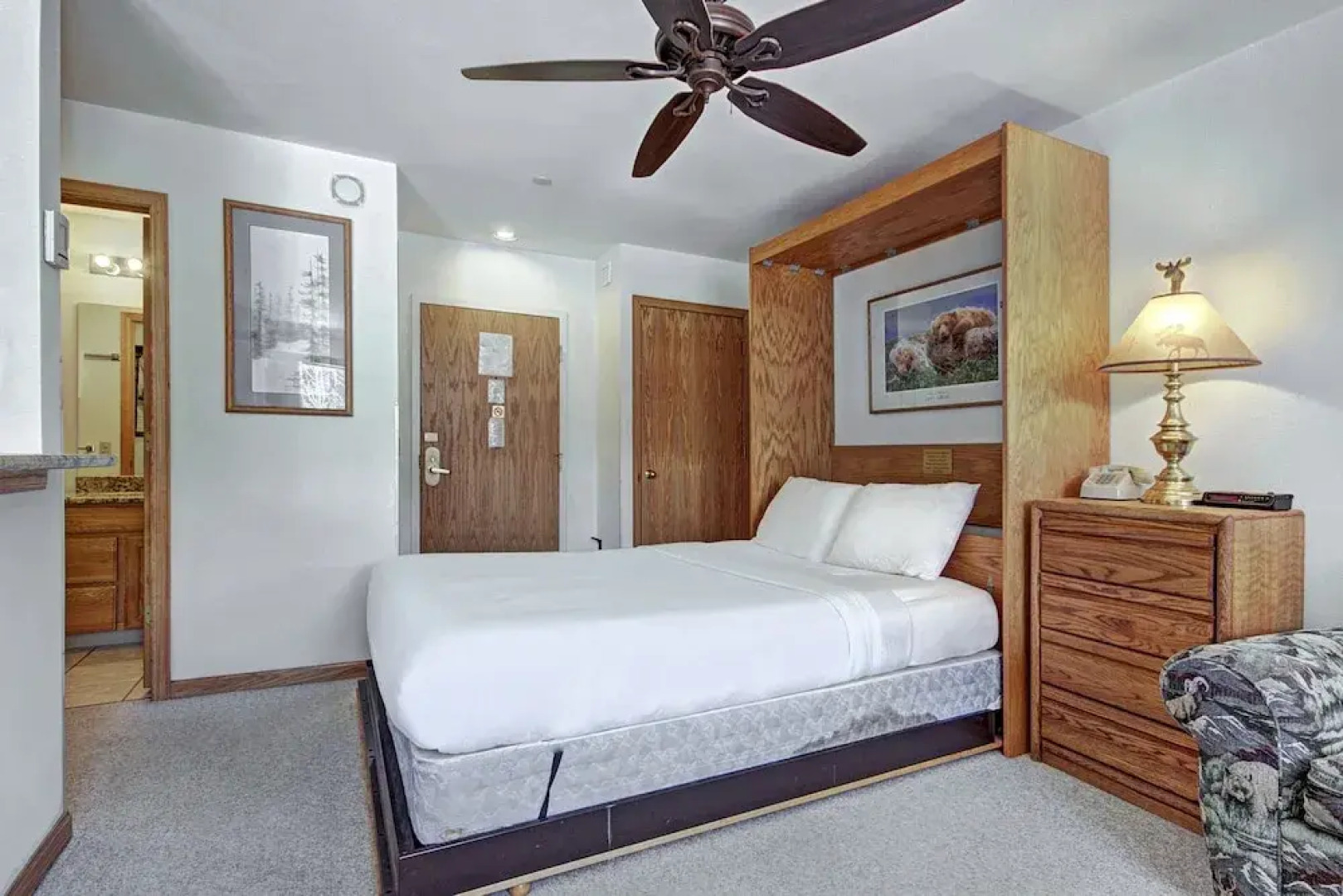 Relaxed Studio Seconds to Historic Main Street - Sleeps 4 Condo by RedAwning