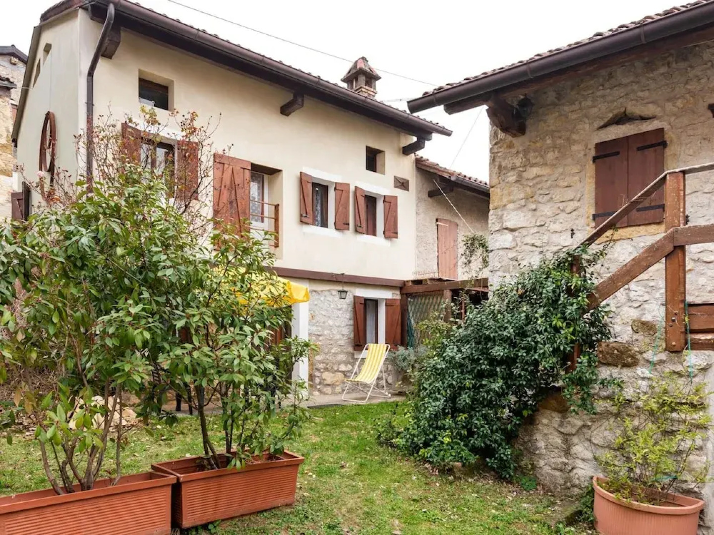 Lovely Holiday Home in Montaner With Patio