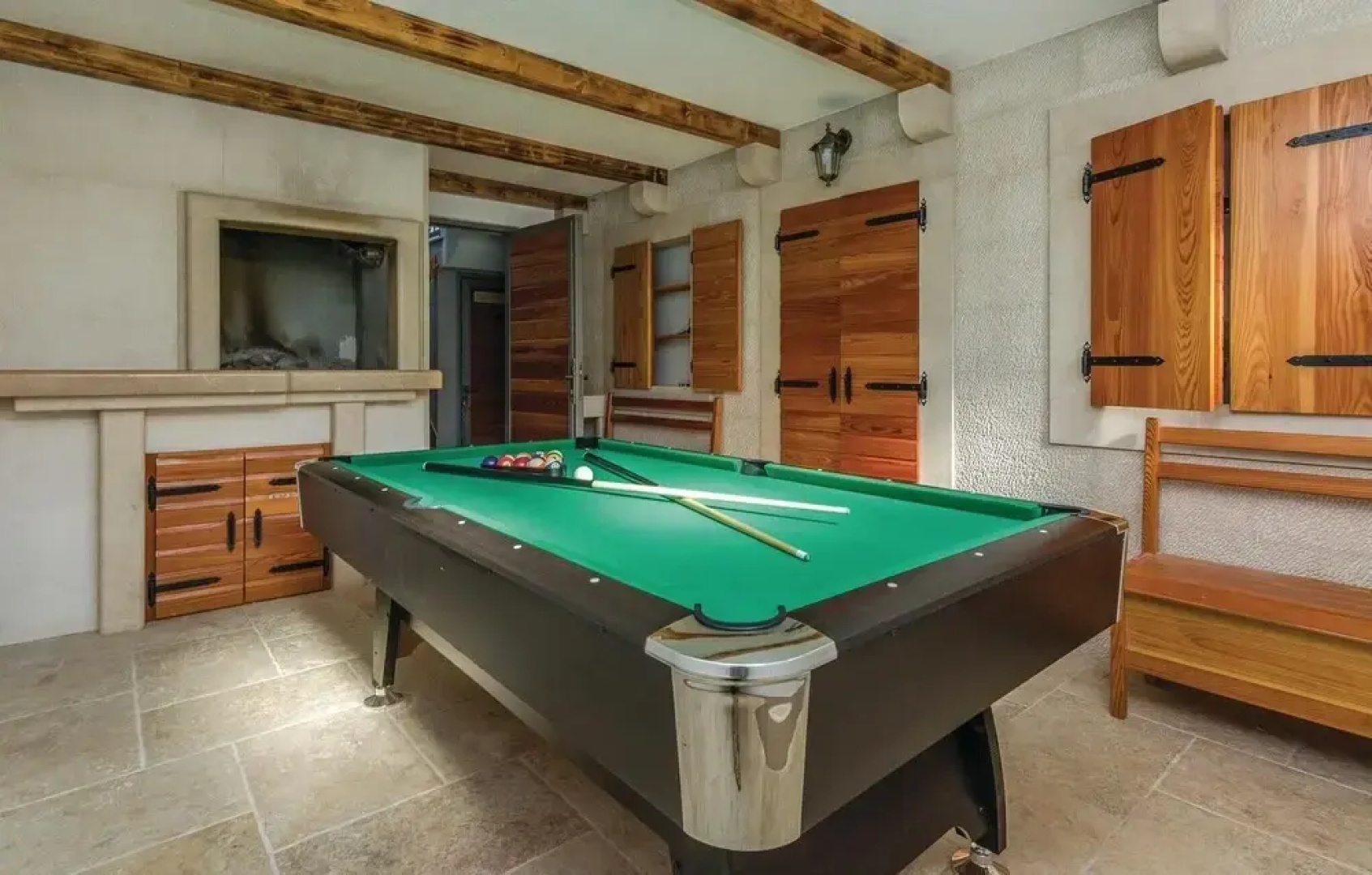 Beautiful Home in Pridraga With Wifi and 8 Bedrooms