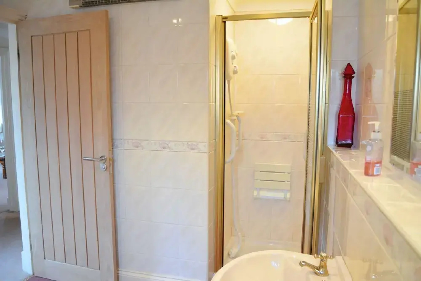 Unique rural retreat on a lovely 15 acre smallholding with award winni