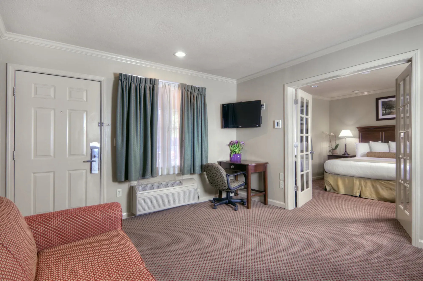 University Park Inn & Suites, an Ascend Collection Hotel