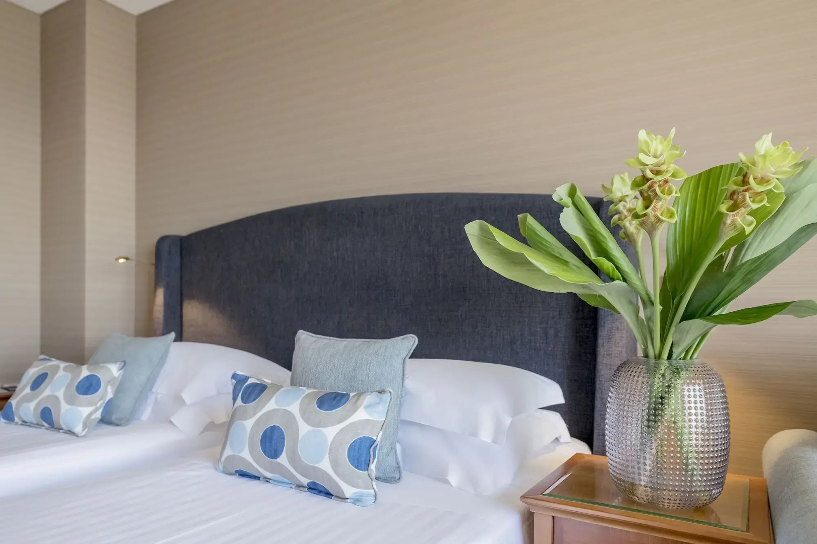 Отель Royal Continental Hotel Naples