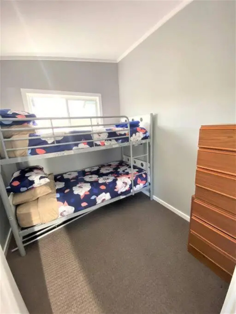 Chill at our Igloo cottage - 100m stroll to beach