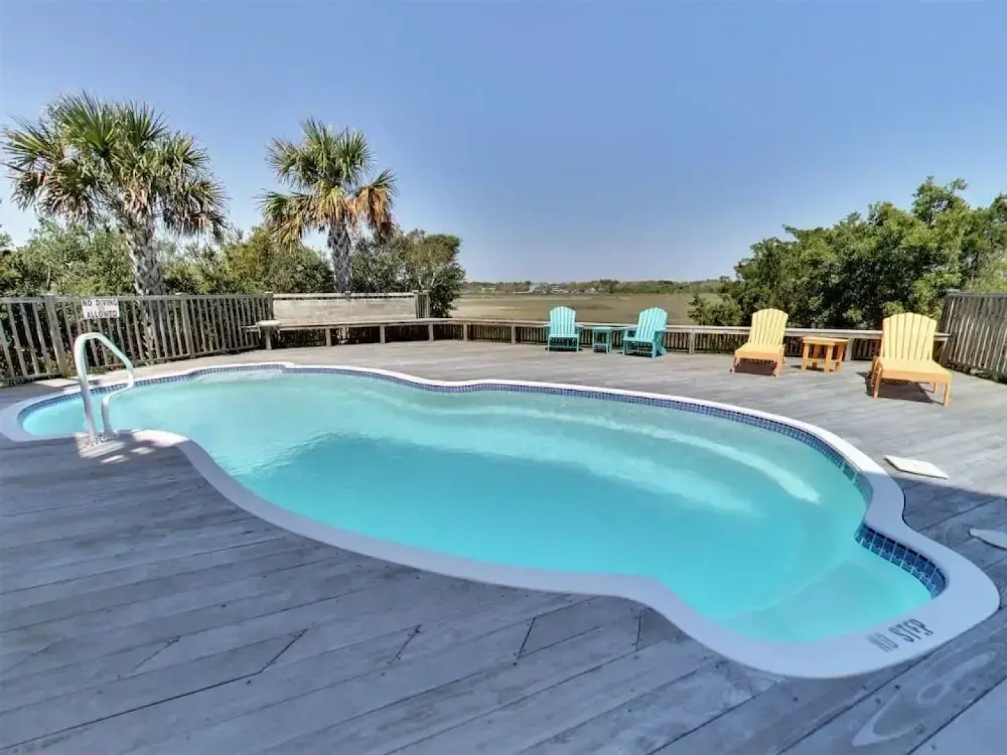 Beach Crew 4 Bedroom Home by RedAwning