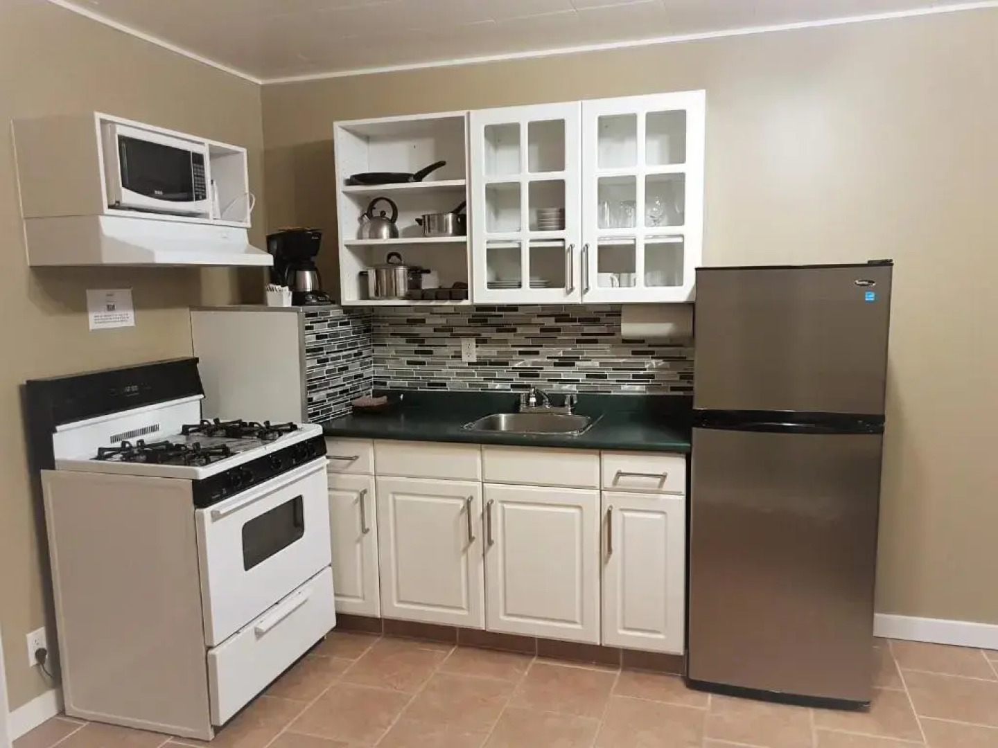 Malahat Bungalows Motel