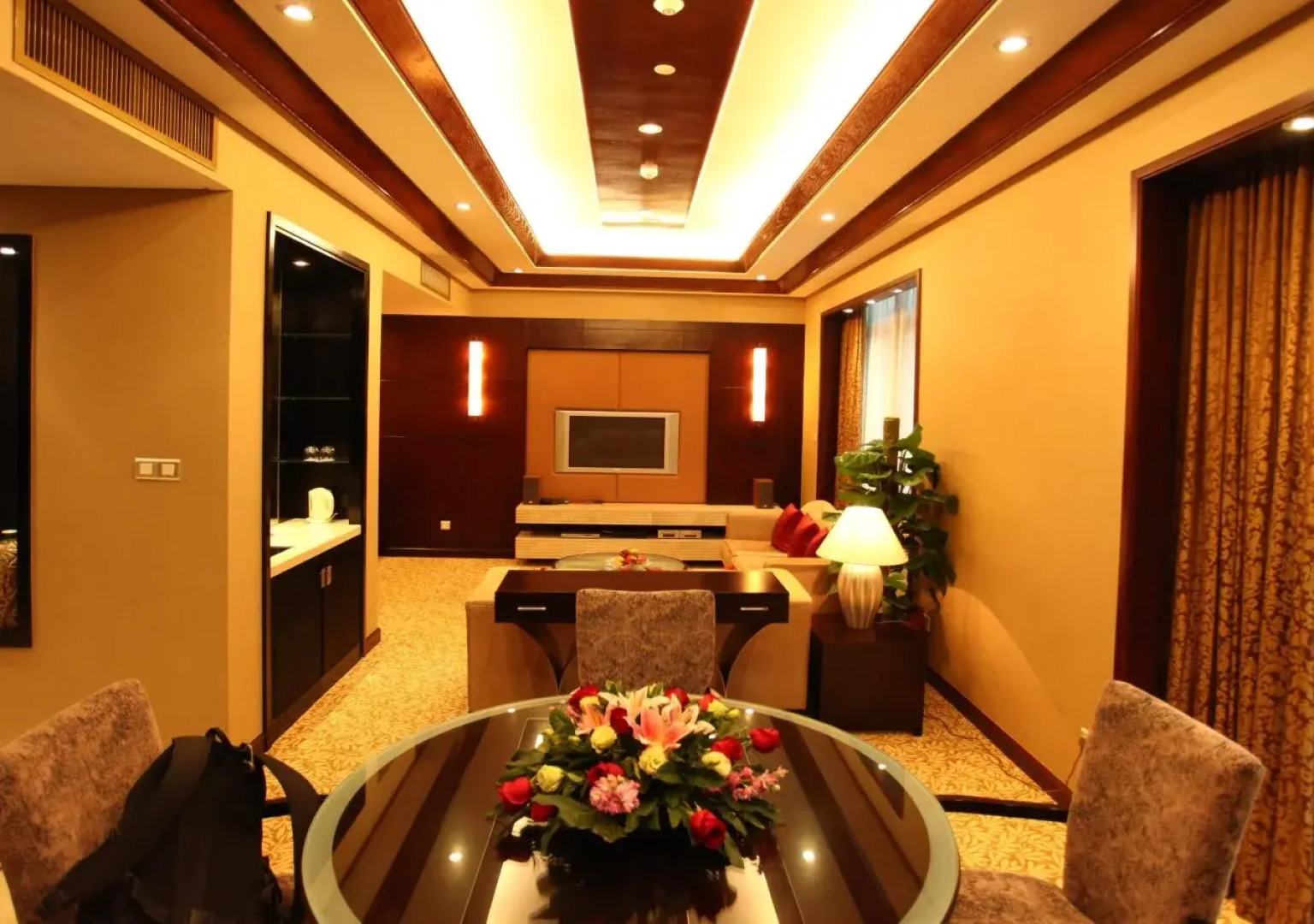 Dong Fang Hotel Guangzhou