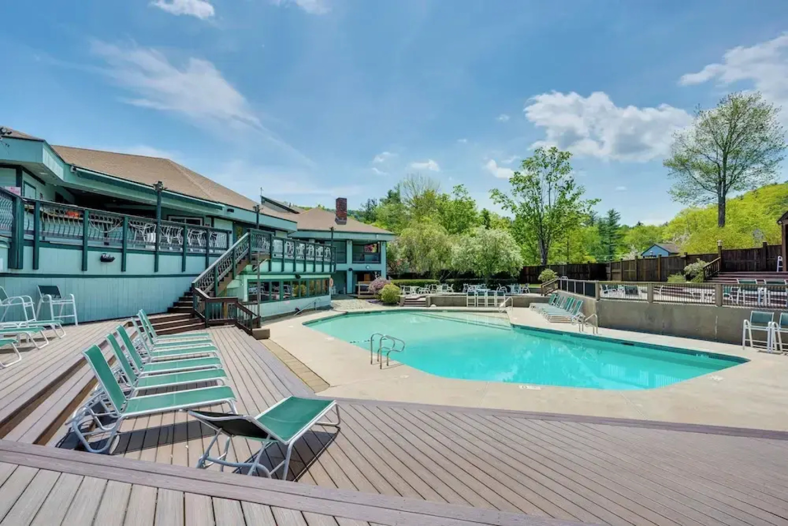 Ski, Hike & More: White Mountains Family Home