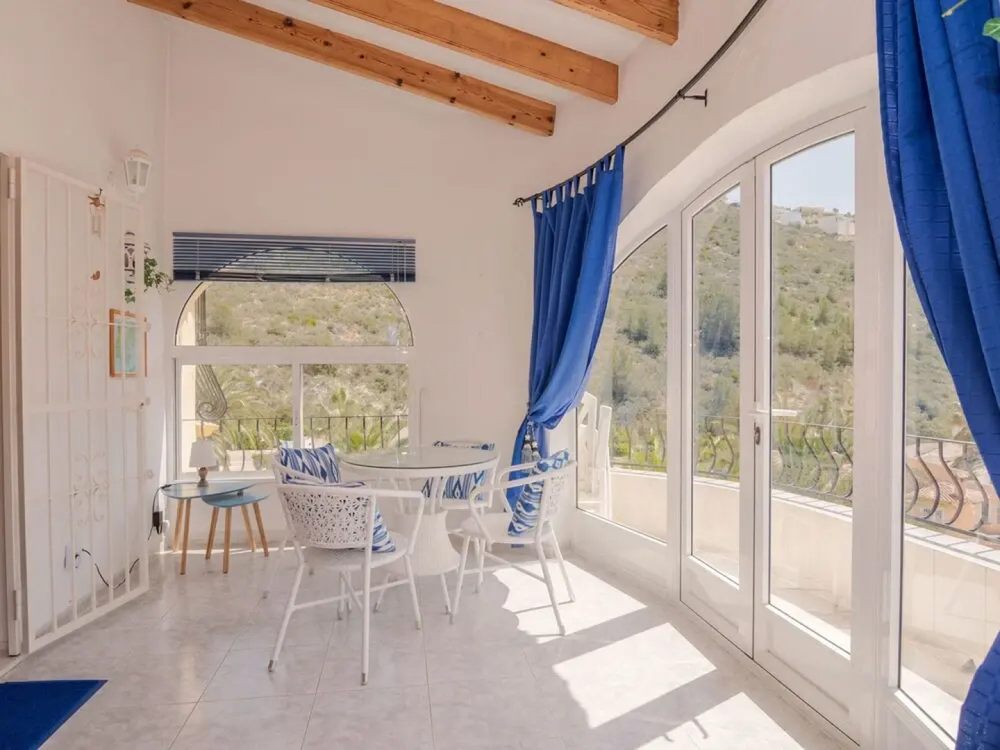 6-p Villa in the Right Place With an Amazing View, Swimming Pool and Terraces