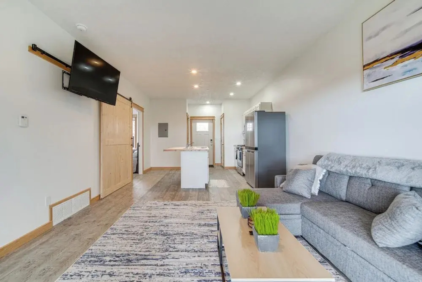 4 Mi to Lake: Golf-view Erie Condo w/ Porch