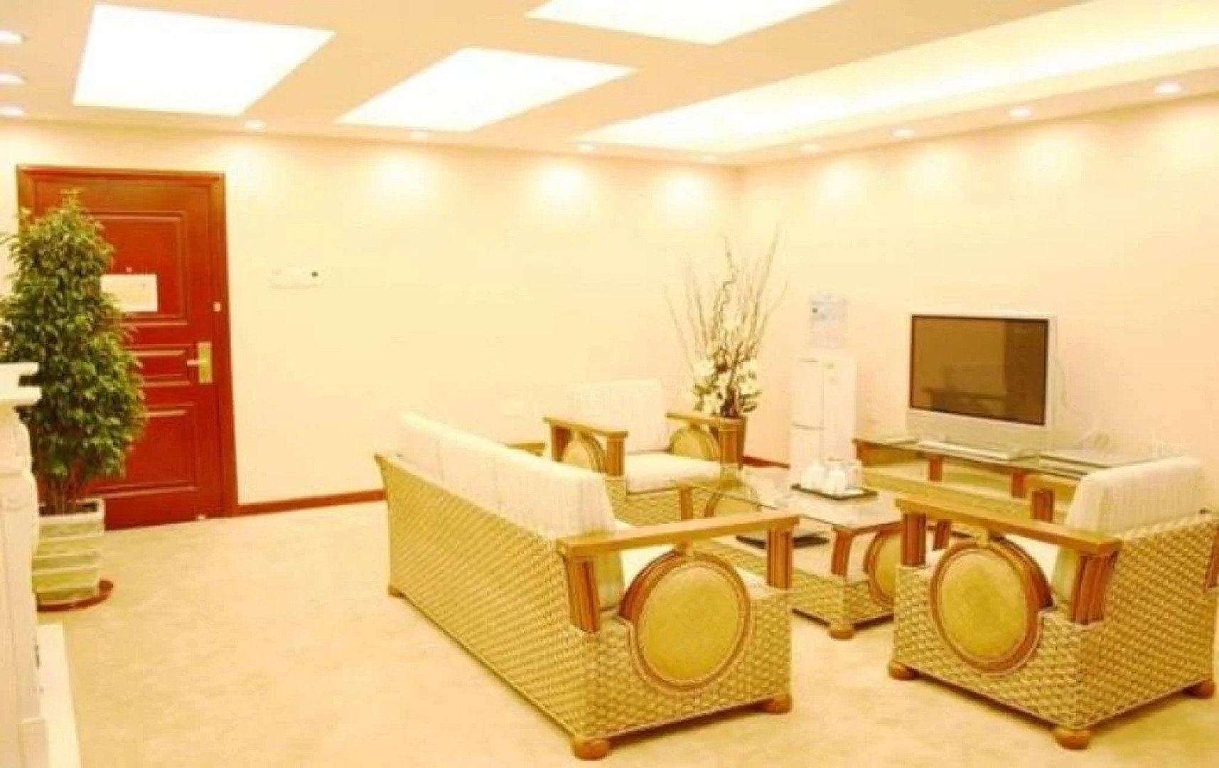 Lanyu Business Hotel