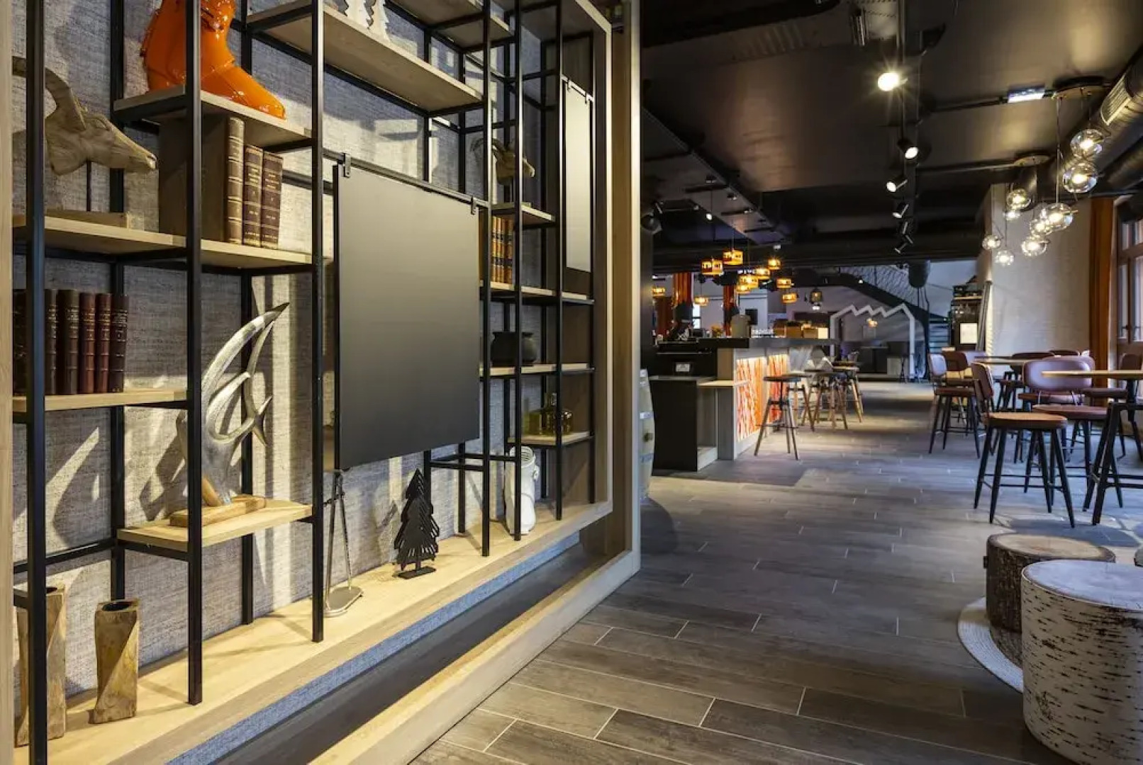 Hotel Base Camp Lodge