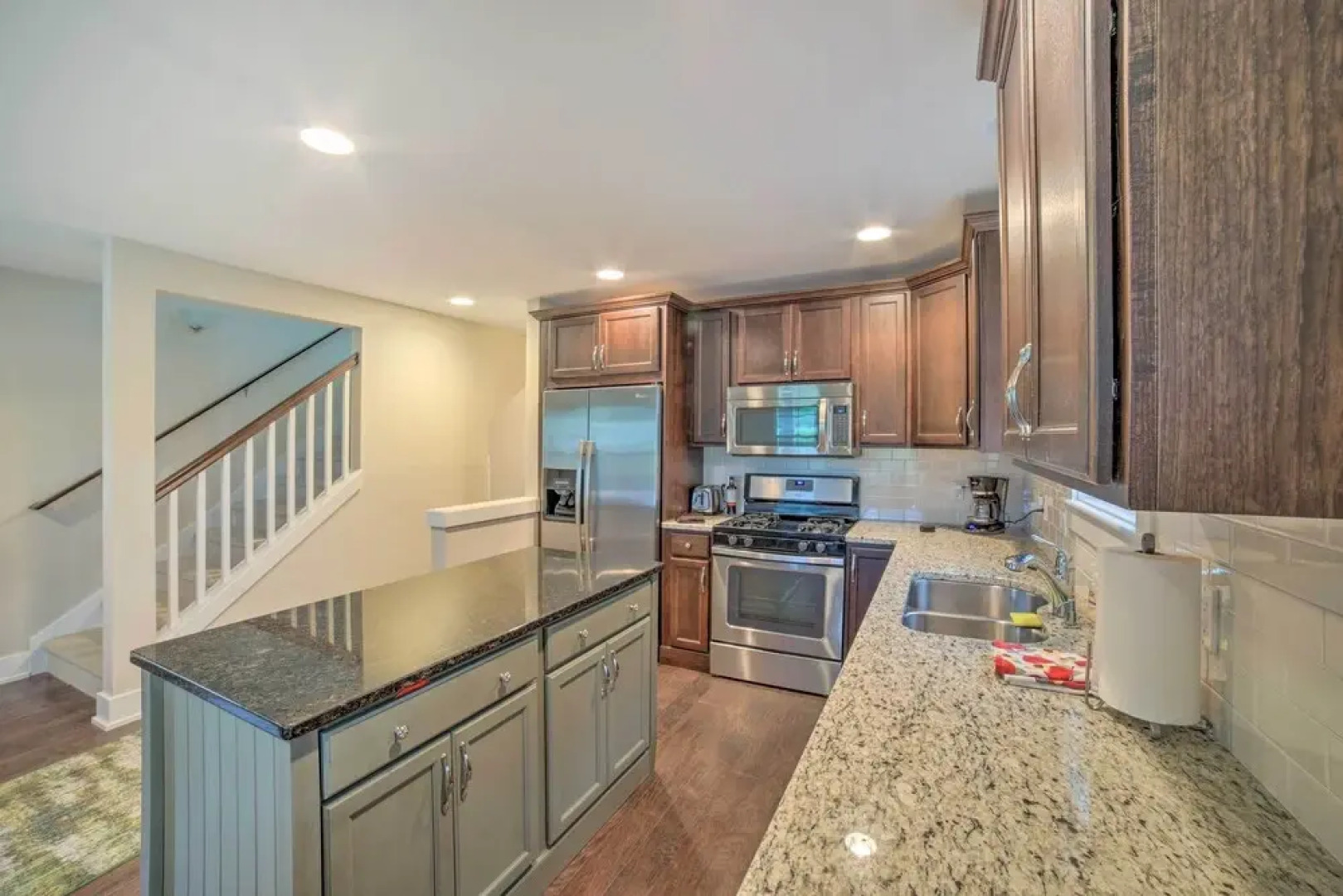 Benton Harbor Townhome w/ Golf Course View!