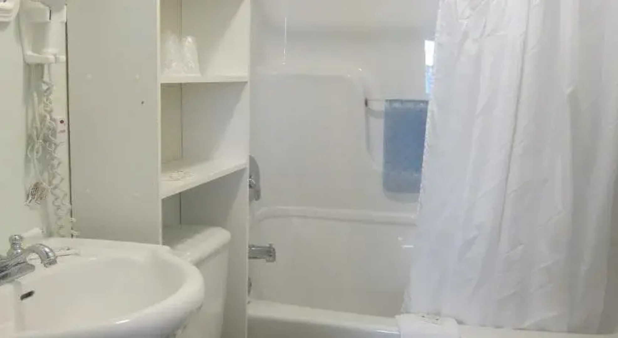 Seawinds Motel & Cottages