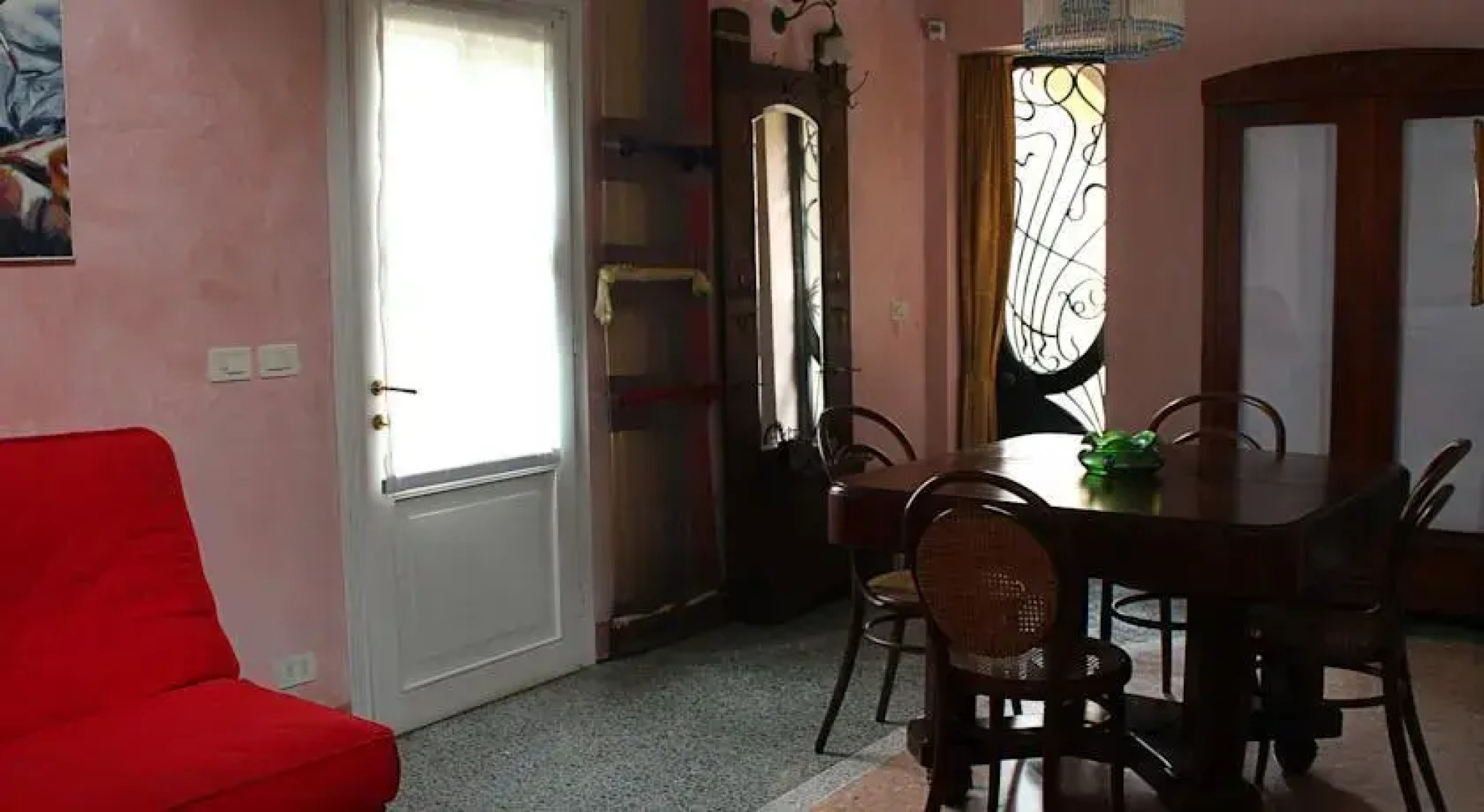 Una Finestra Sul Fiume