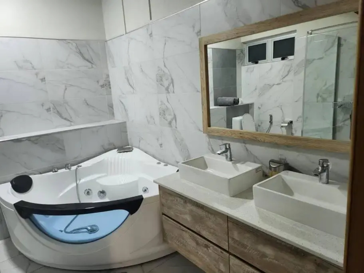 luxury cheerful 4 bedrooms villa in Calodyne