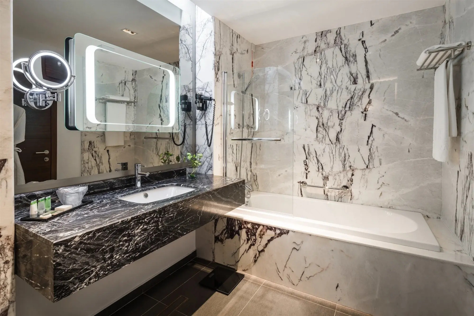 Sky Blue Hotel & Spa