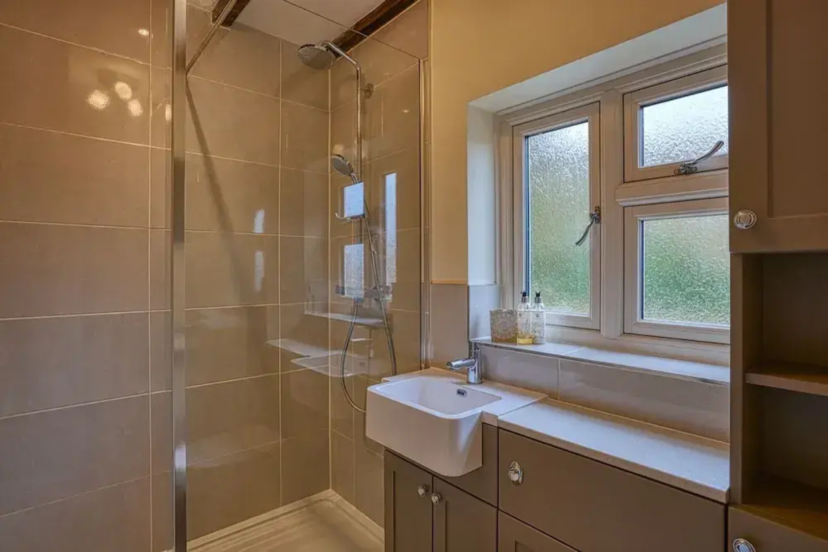 Fab 2 Bed Cotswolds Cottage With Private Courtyard