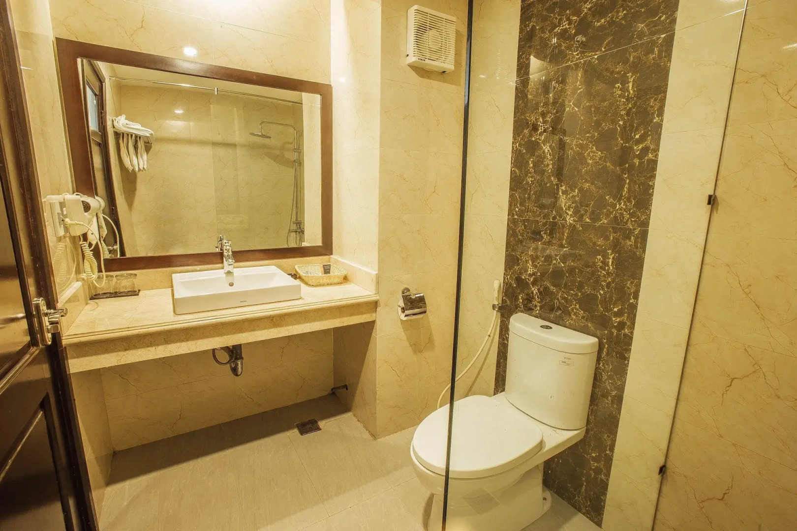 Muong Thanh Vinh Hotel
