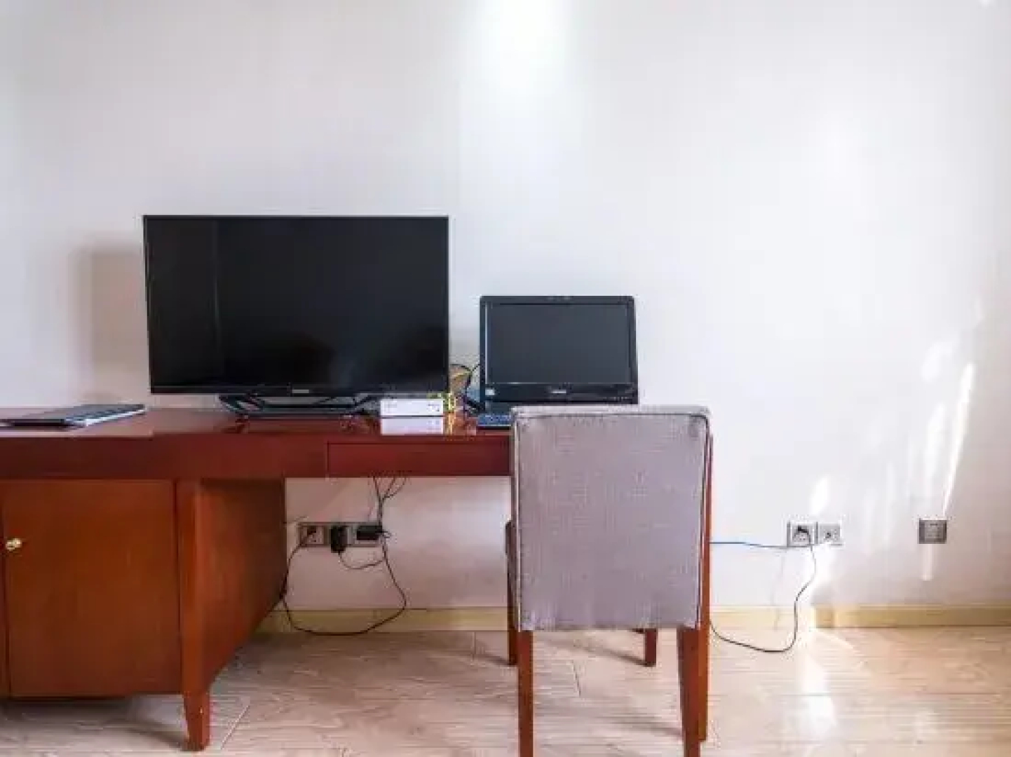 Liantai Holiday Hotel