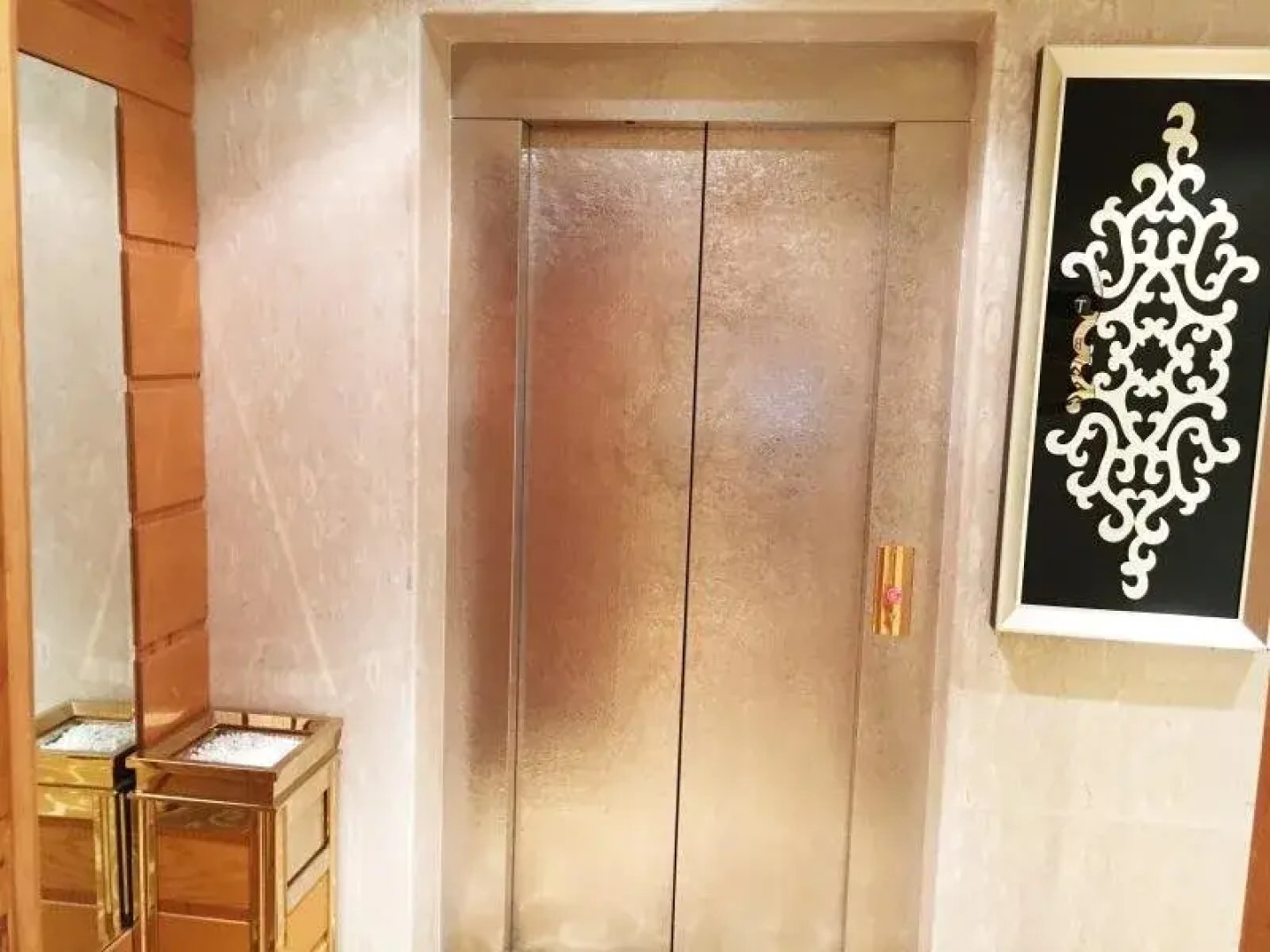 Mirage Suites Hotel - Family Only