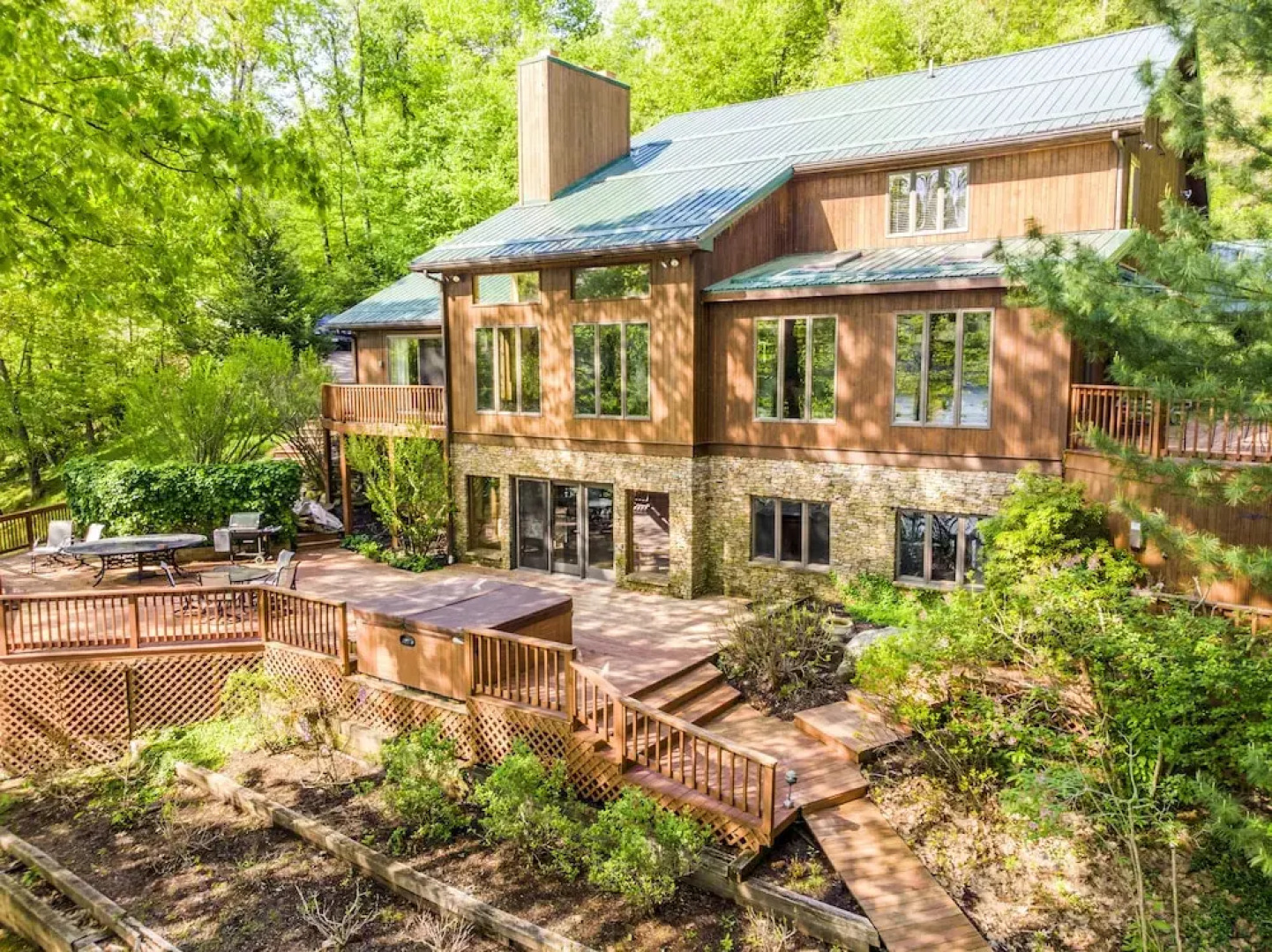 Shelby On The Lake House