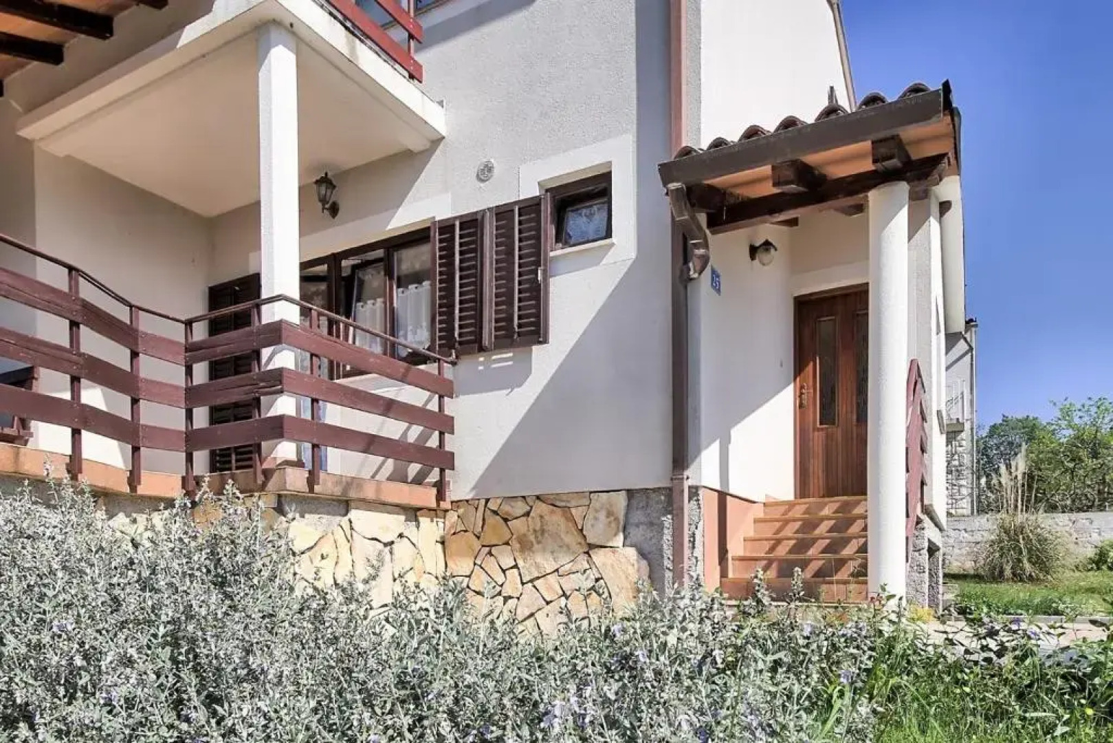 Eva House with Apartment