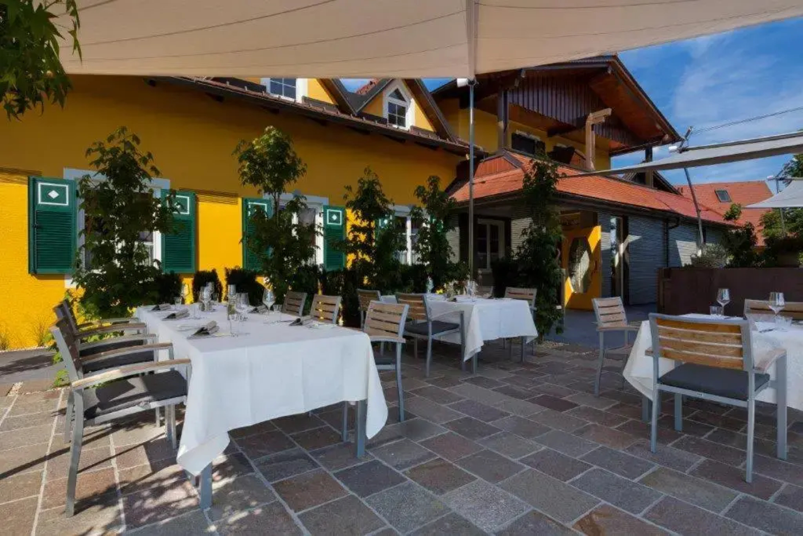 Weingut Essgut Schlafgut Sabathihof-Dillinger