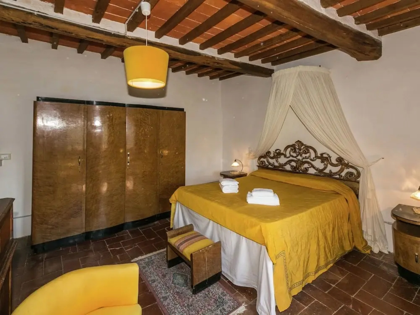 A Beautiful, Traditional Tuscan Hamlet in the Hills