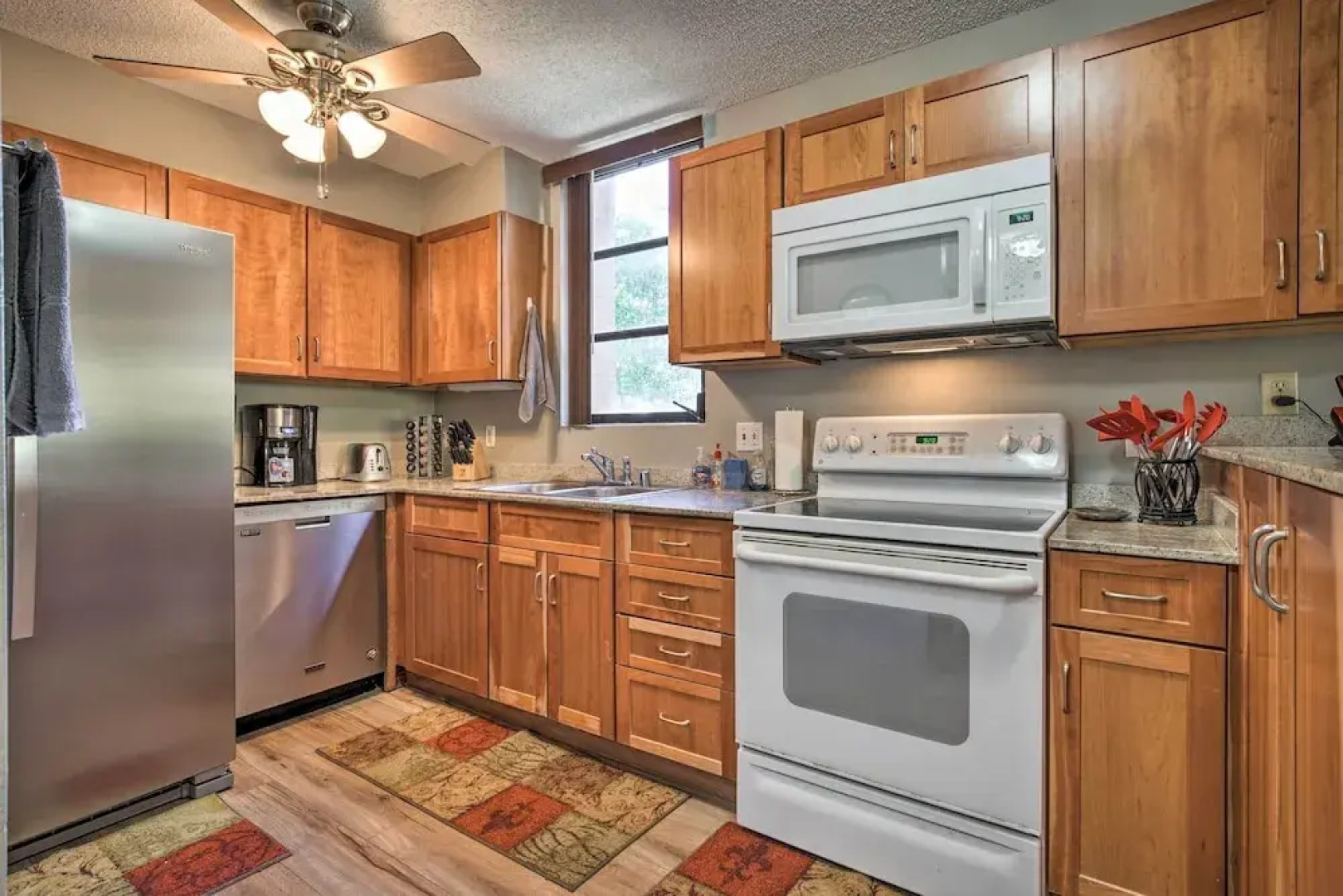 Kailua-kona Condo w/ 2 Private Lanais!