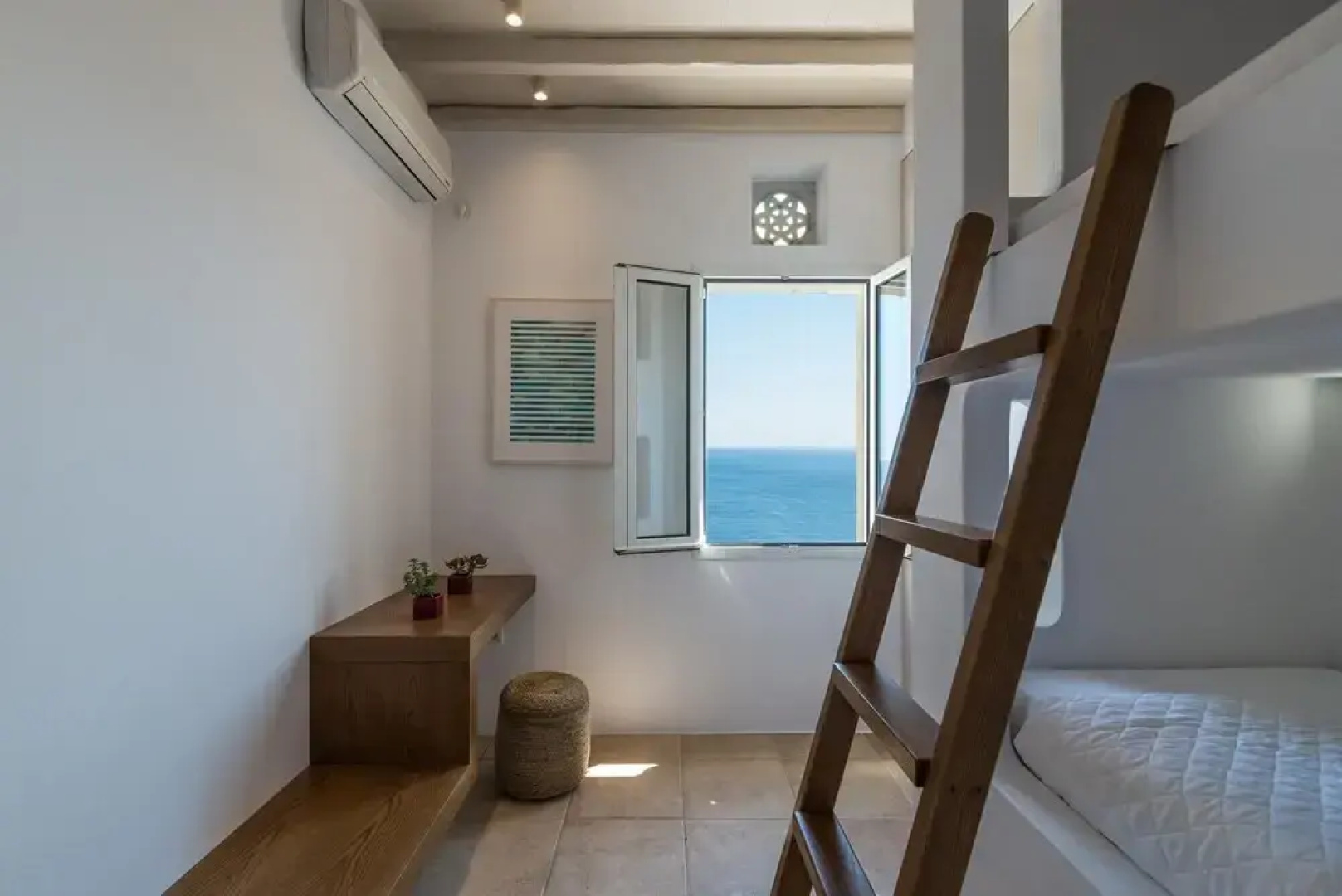 La Chapelle Est and Ouest in Tinos