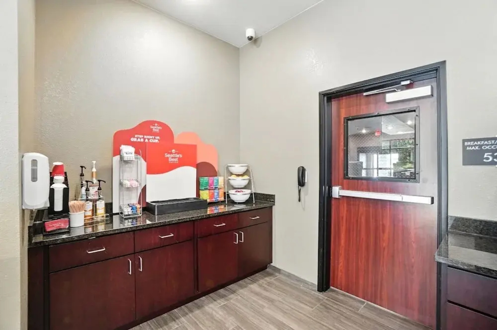 Cobblestone Hotel & Suites-Bellefontaine