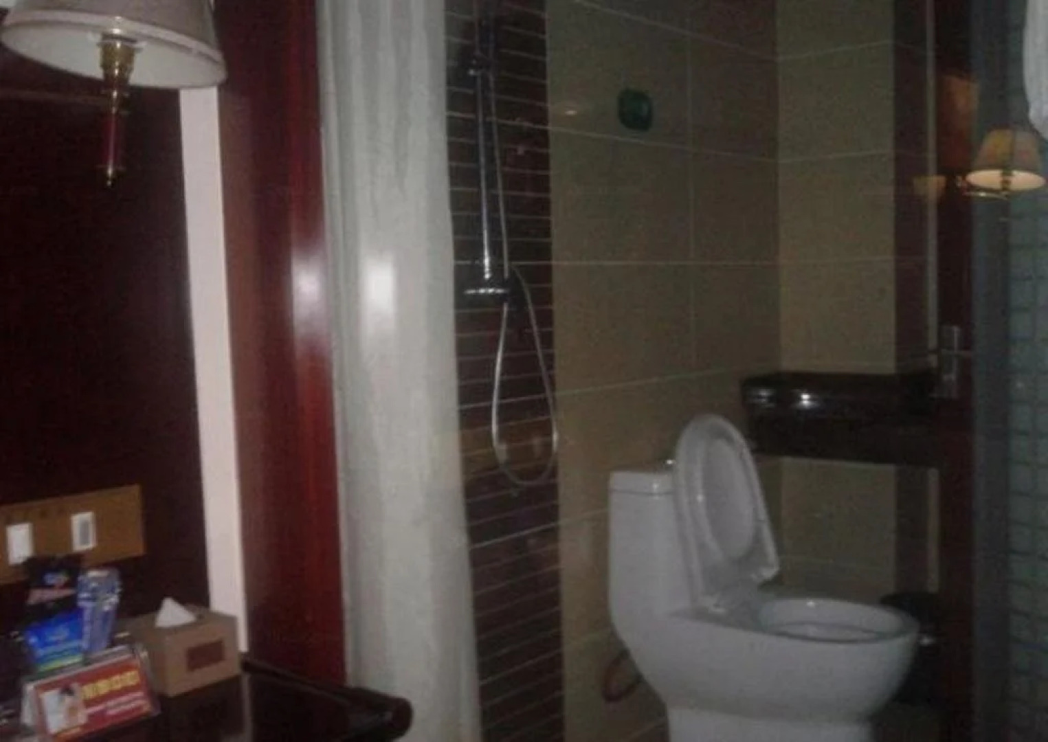 Guangxi Yulin Shenghao Business Hotel