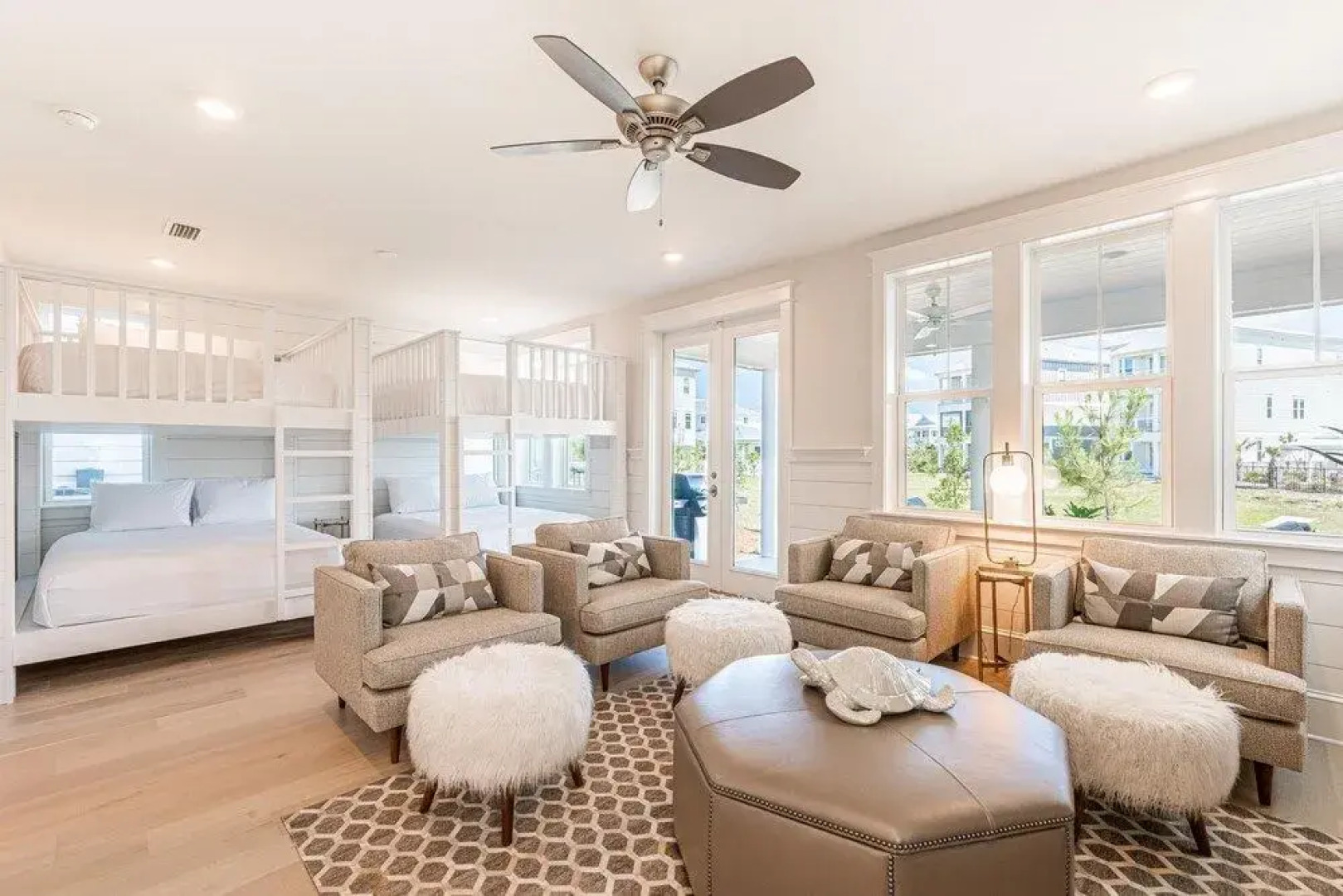 The Sleeping Queens at Prominence 30A