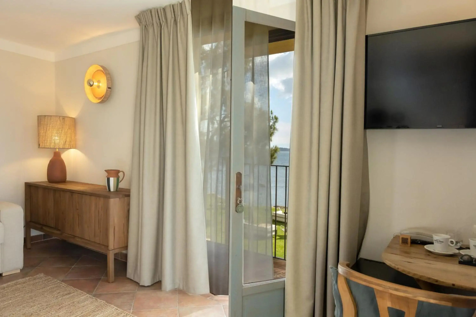 Casa Santini x Roc Seven