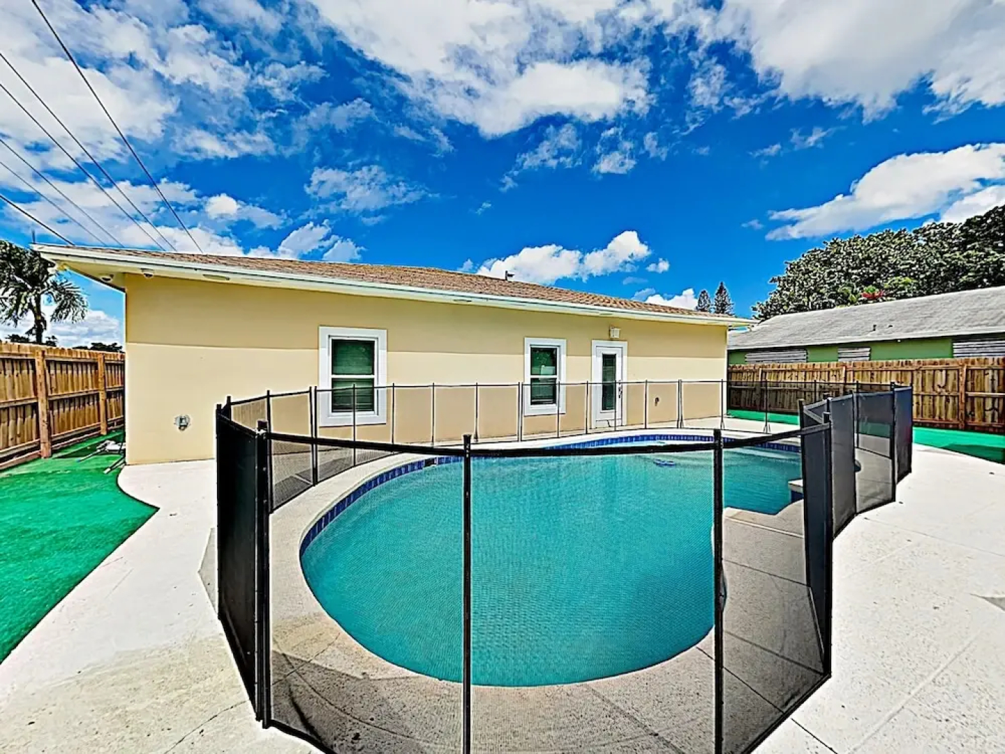 New Listing! Sumptuous Near Beach W/ Pool 3 Bedroom Home