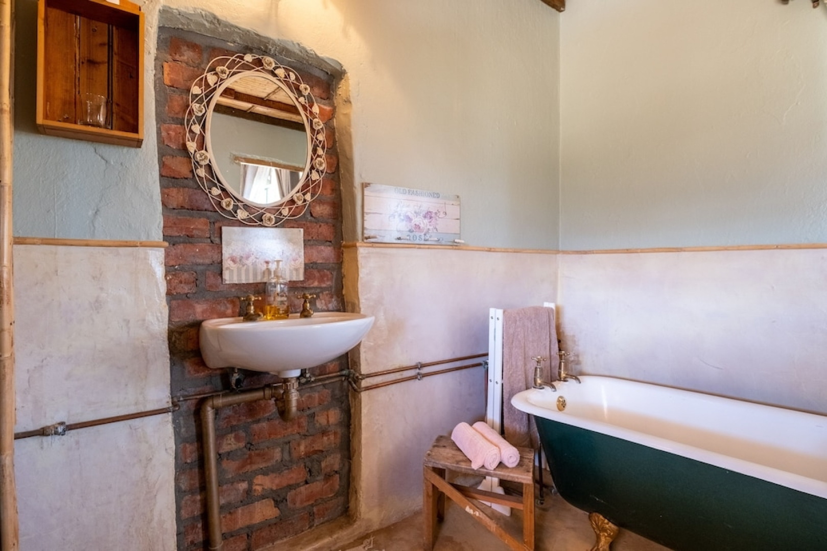 360on62 Mountain View Farm Cottages