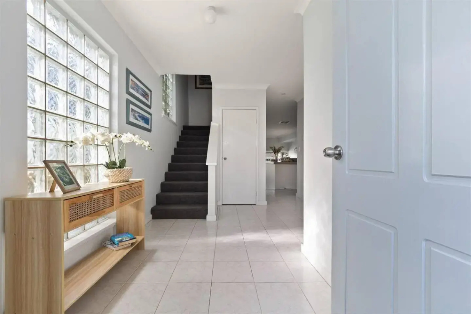 Canal Home -Close to Beach and City Centre