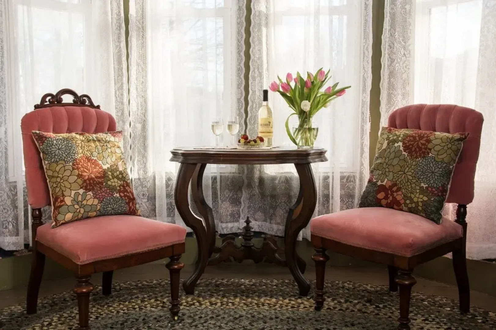 Mira Monte Inn & Suites