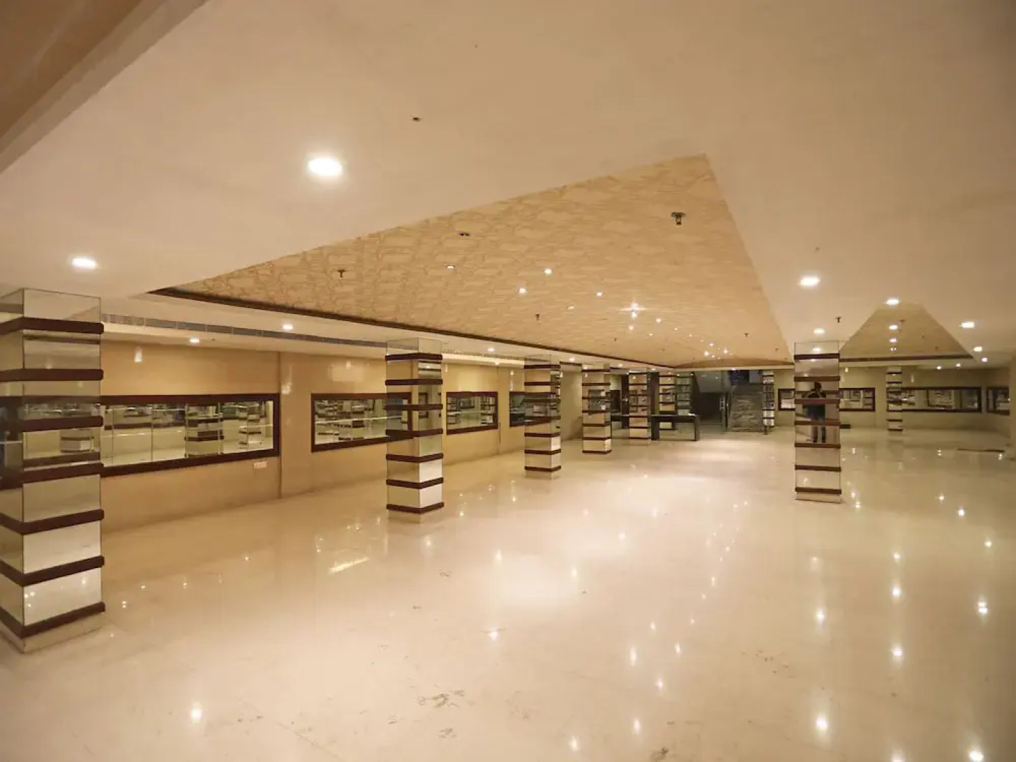 Skylark Hotel by OYO Rooms