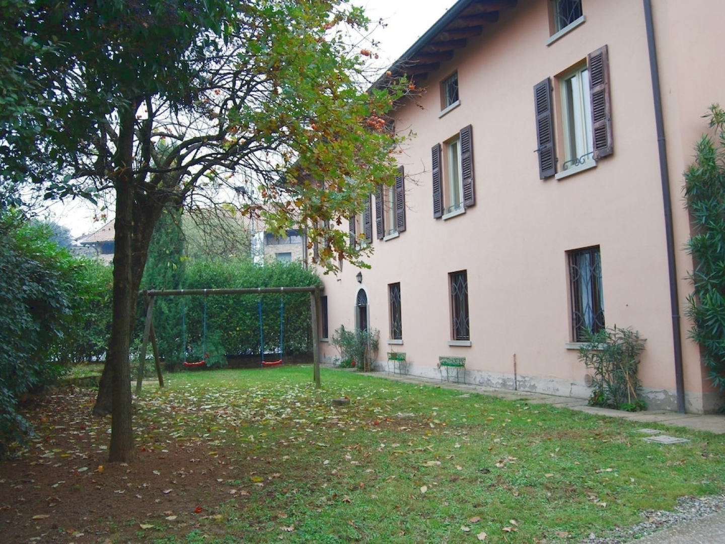Villa in Capriolo With Patio, Courtyard, Garden, Parking