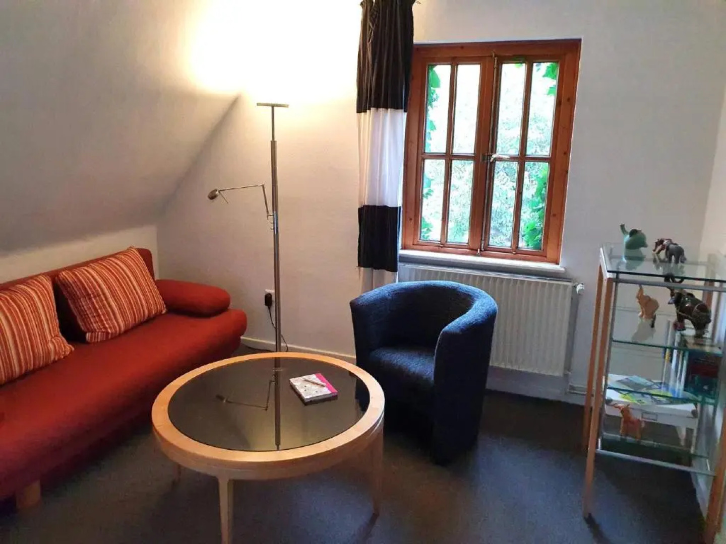 Carl 7 - Ruhig, Bezaubernd, Eigen