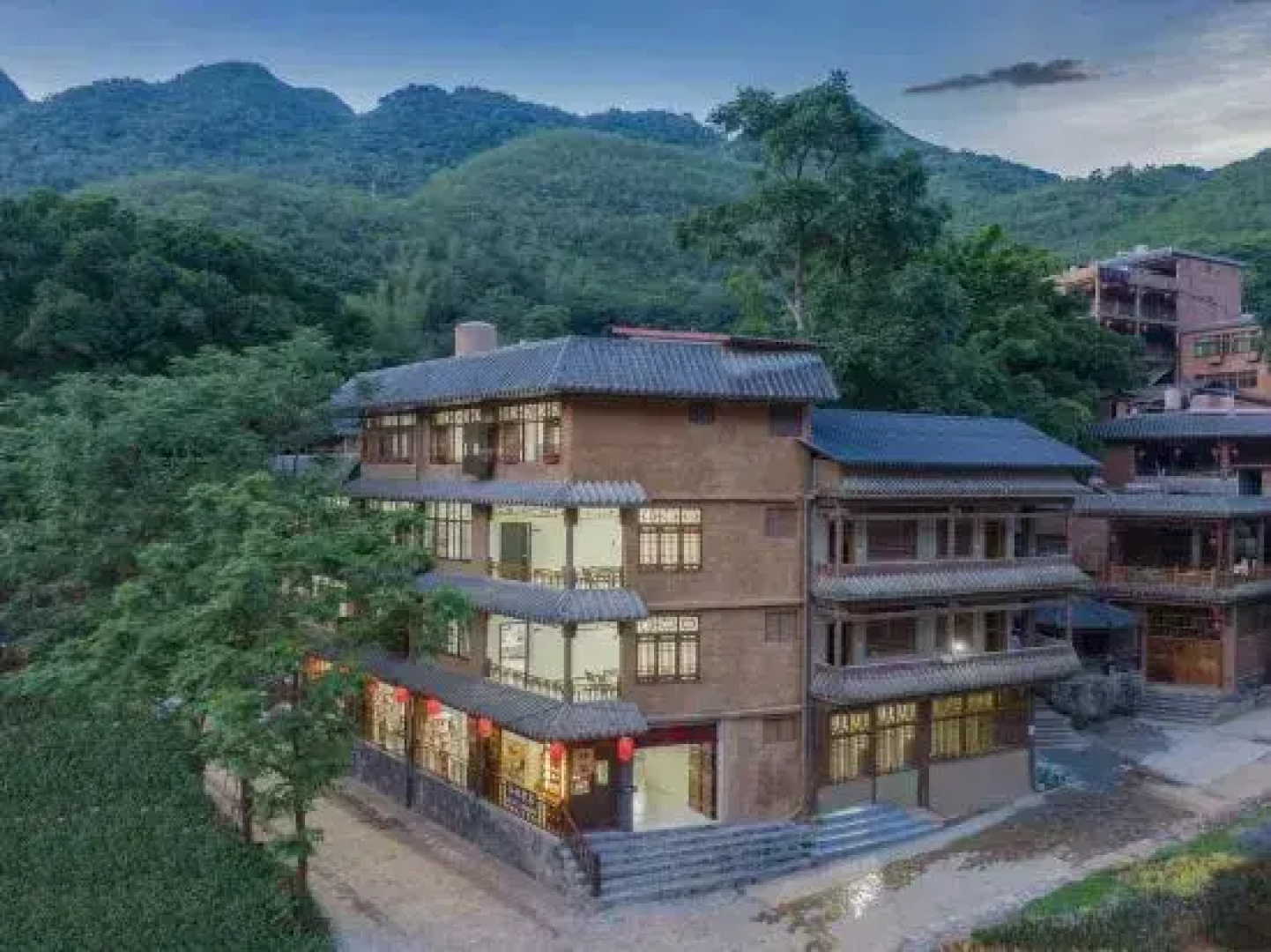 Guangnan ba mei three meals four season home stay
