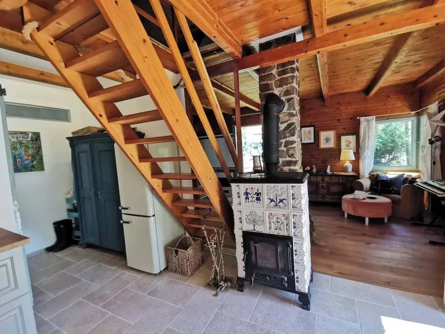 Sunny Wooden House on Creek, 30 Minutes Prague