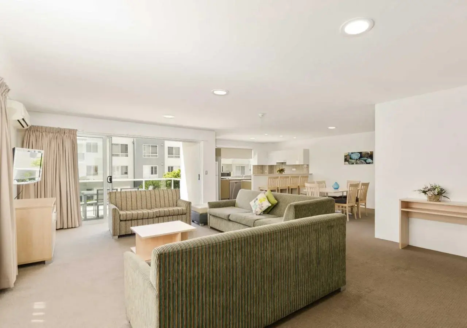 Quality Suites Pioneer Sands