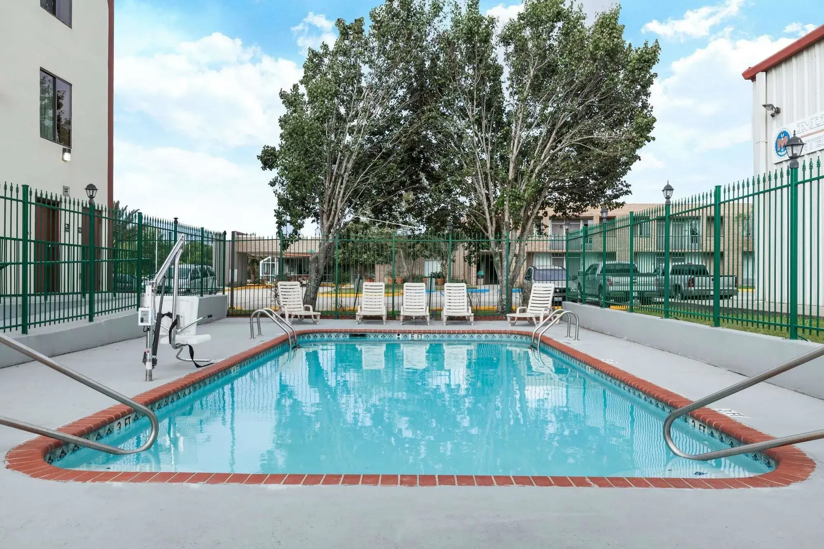 Days Inn by Wyndham LaPlace- New Orleans