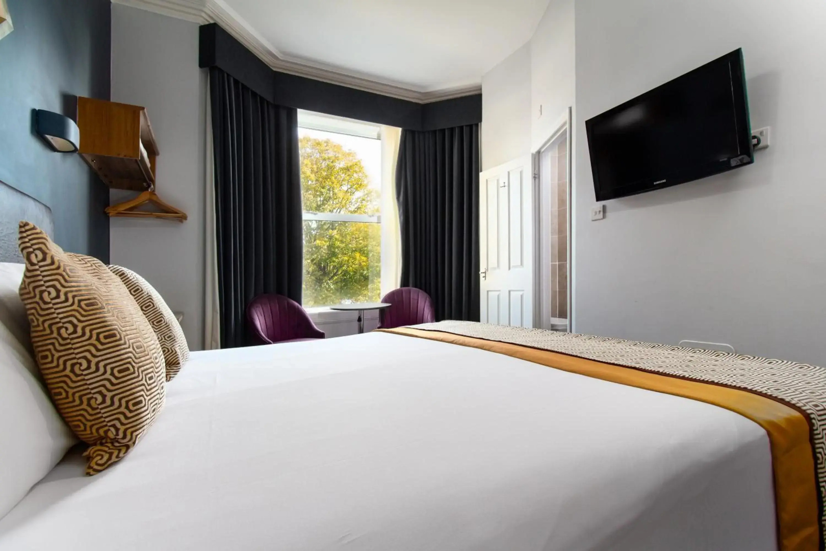Applewood Hotel