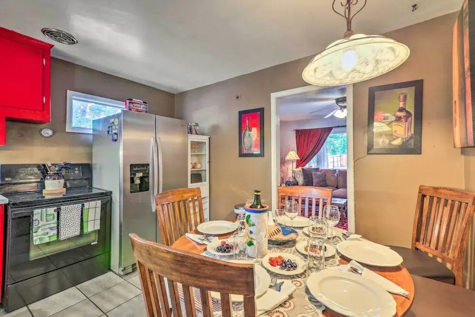 Relaxing Golden Getaway w/ Grill < 1 Mi to Town!