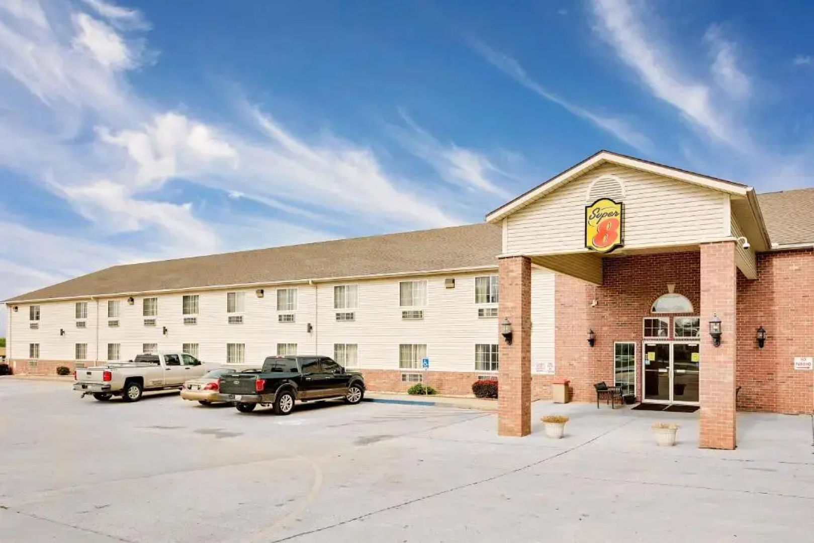 Super 8 Mound City