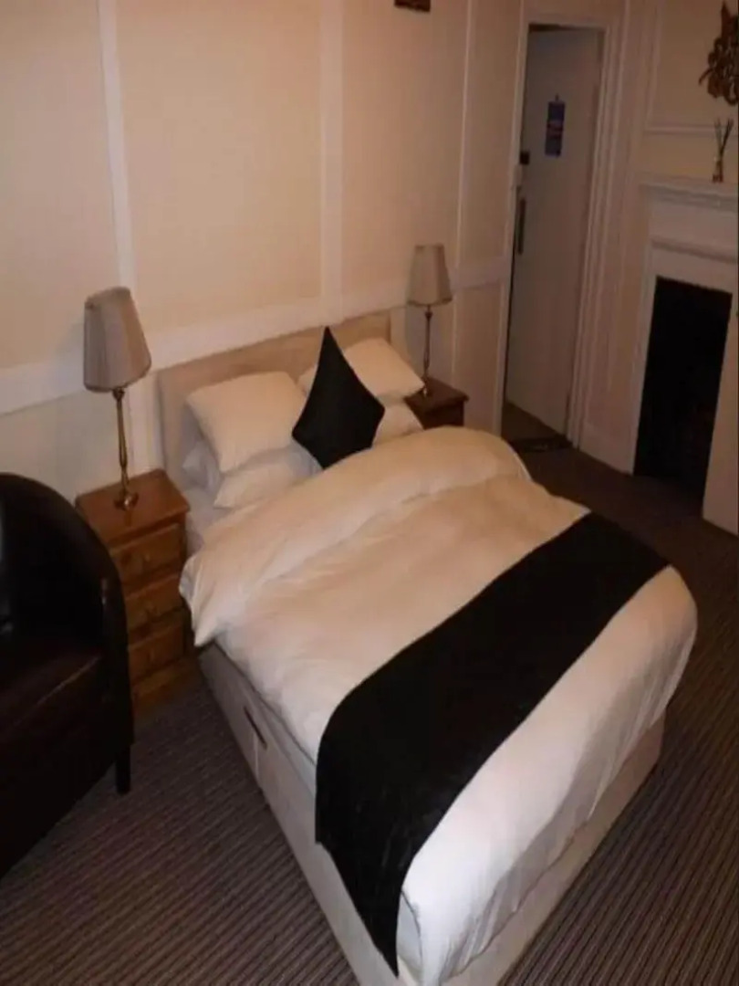 The Crown And Cushion