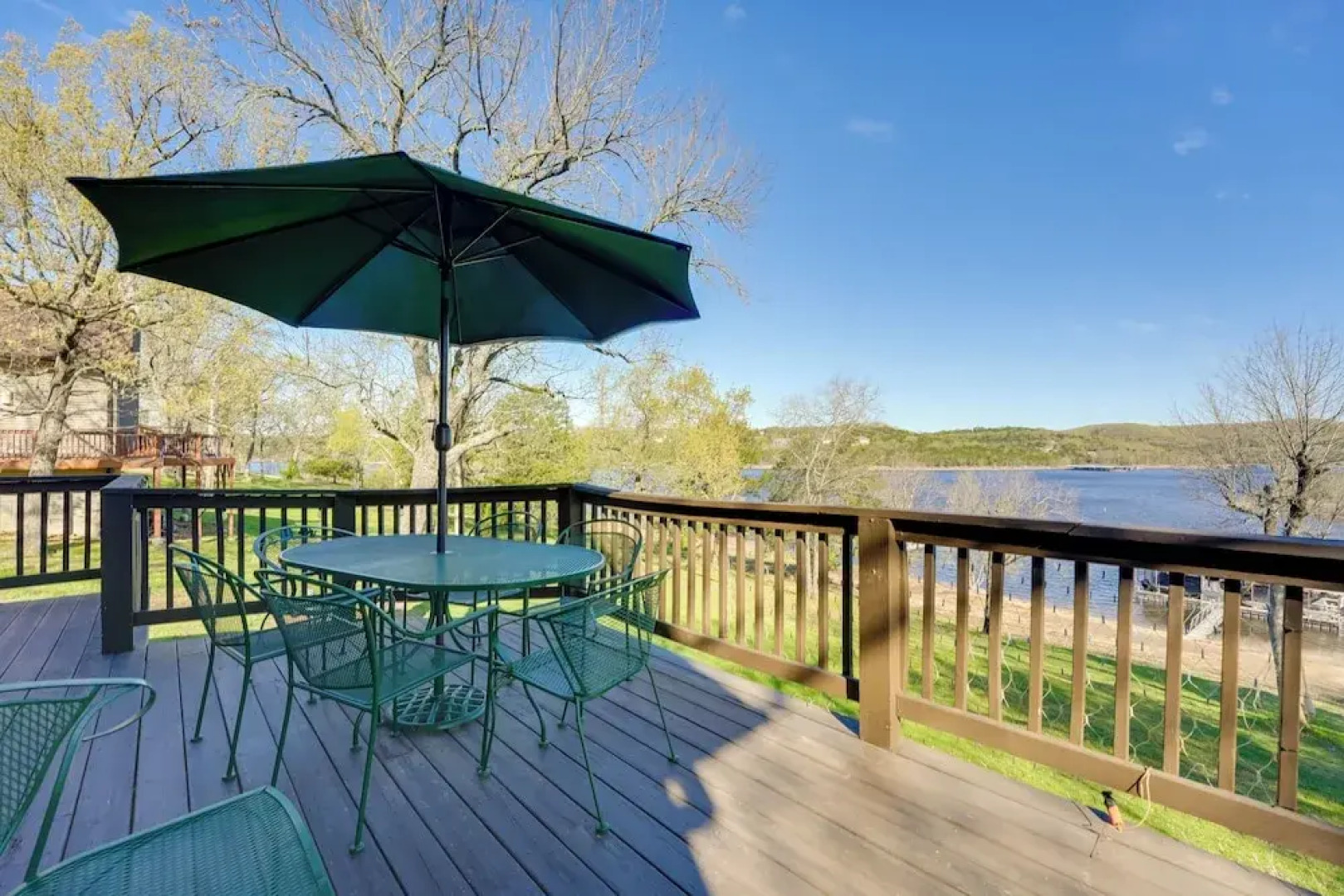 Relaxing Lakeview Retreat in Reeds Spring w/ Deck